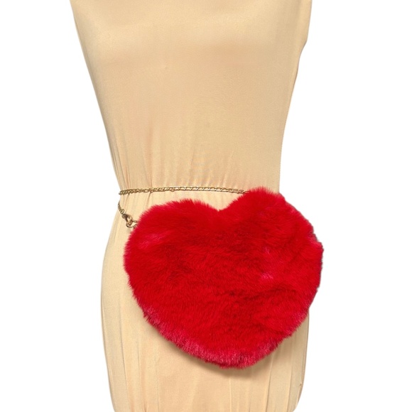 bag heart red furry small pocket 4x6.6 removable chain strap - Picture 1 of 12